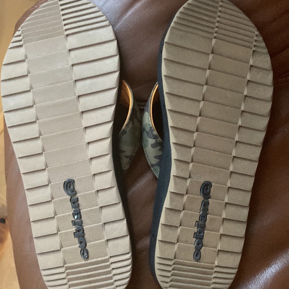 Cobian men’s camouflage, sandals, flip-flops size 13 new - Picture 3 of 7